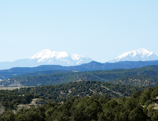 Clear mountainous view of the Spanish Peaks