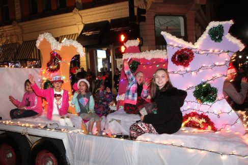 thumbnail_parade of lights 2017 5